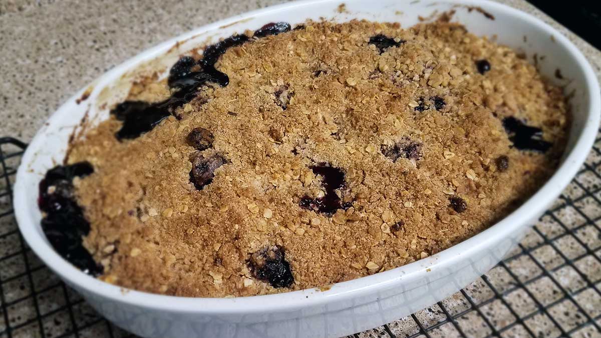Seasonal Fruit Crisp with Oat Topping