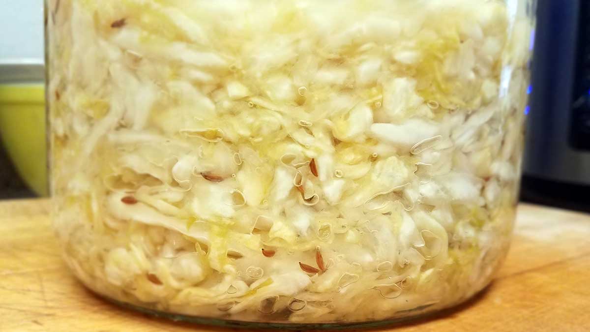 Fermented sauerkraut with caraway